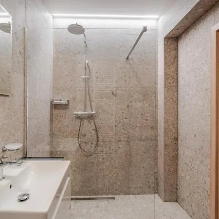 Апартаменты Blueground Nusle Balcony Nr Vysehrad Prg-74