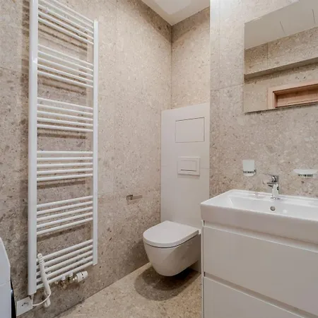 Апартаменты Blueground Nusle Balcony Nr Vysehrad Prg-74 *